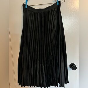 Ricki's Elegant Black Pleated A-Line Skirt